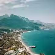 photo-1578852952104-54f3dac8b260.avif